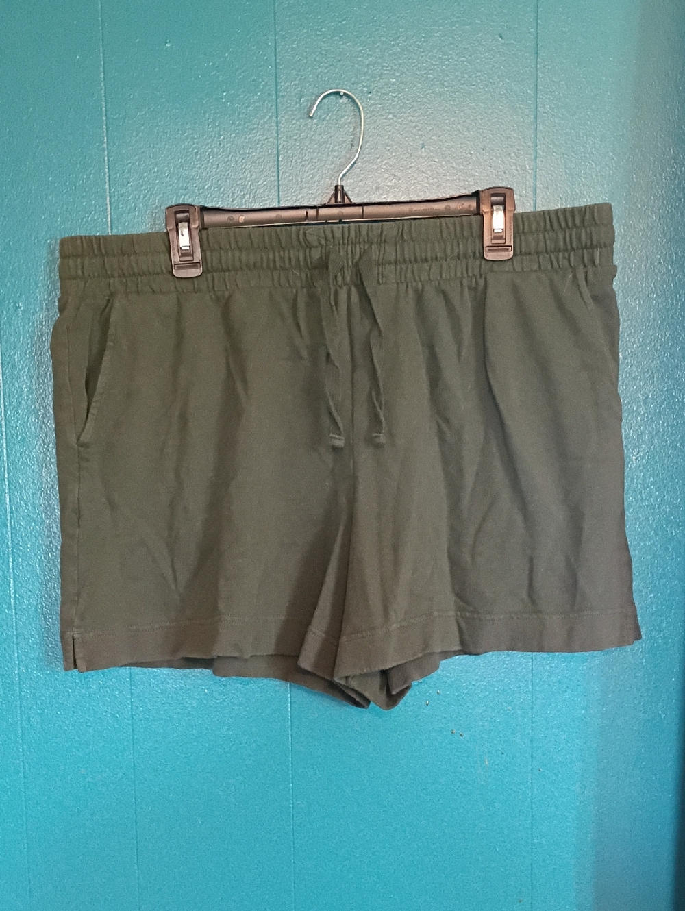 Terra & Sky Olive Drawstring Athletic Shorts